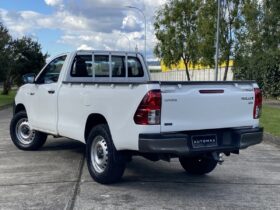 TOYOTA HILUX DX 2.4 DIESEL MEC AC 4X4