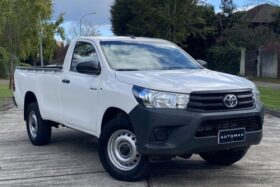 TOYOTA HILUX DX 2.4 DIESEL MEC AC 4X4