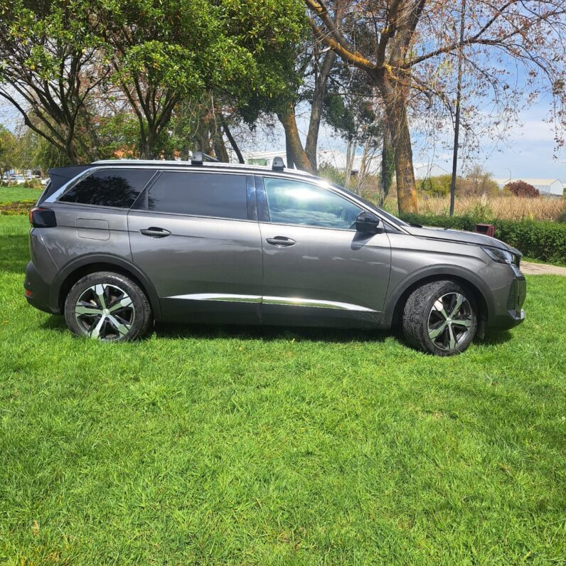 
								Peugeot 5008 full									