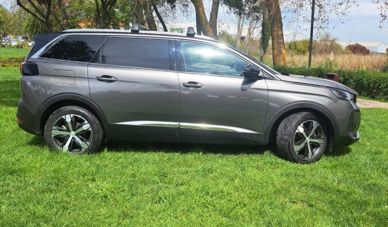 
								Peugeot 5008 full									