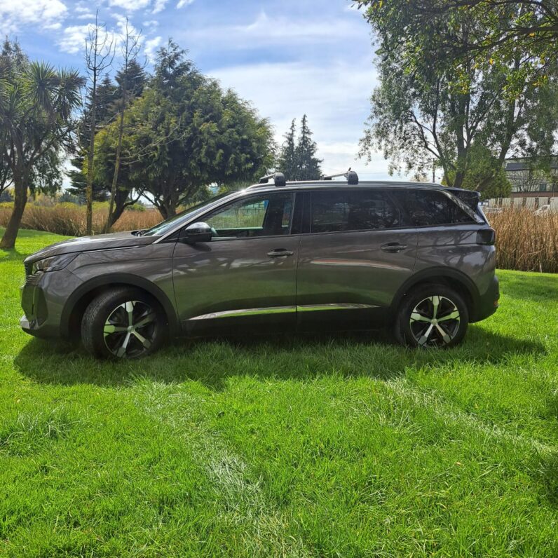 
								Peugeot 5008 full									