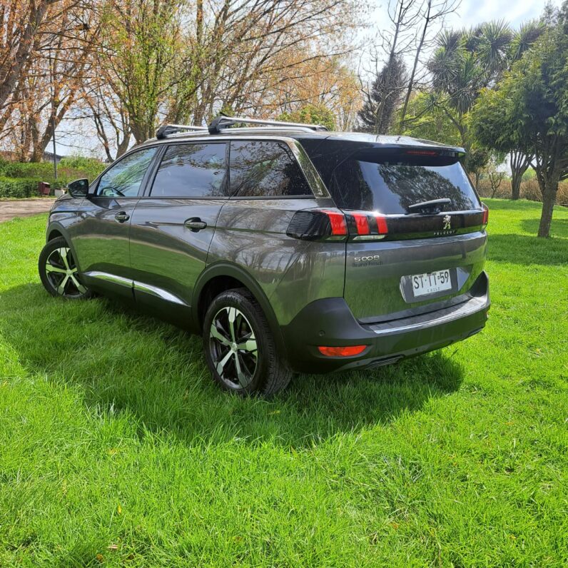 
								Peugeot 5008 full									