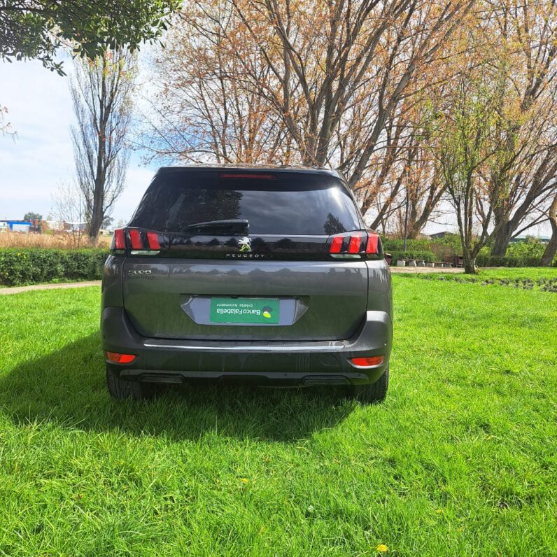 
								Peugeot 5008 full									