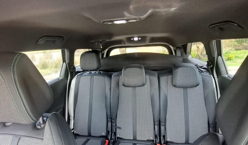 
								Peugeot 5008 full									
