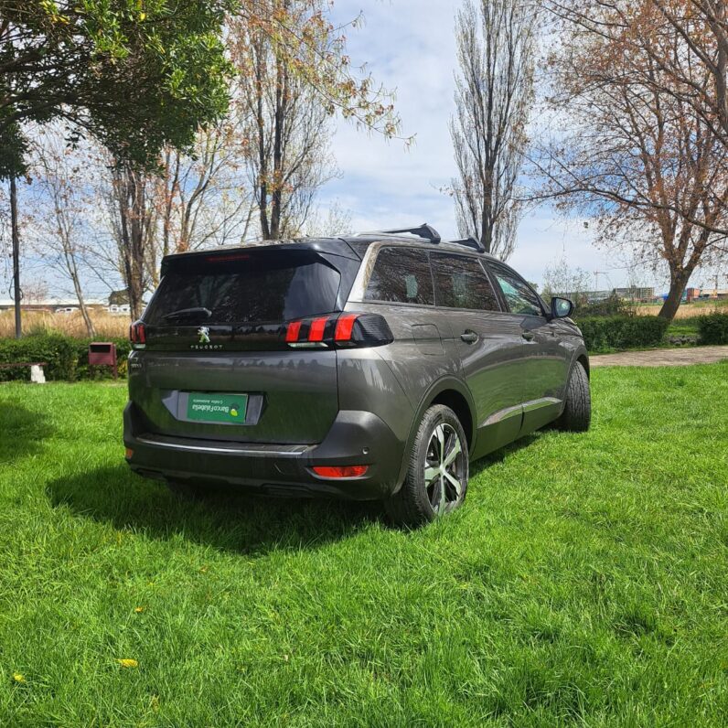 
								Peugeot 5008 full									