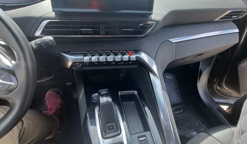 
								Peugeot 5008 full									