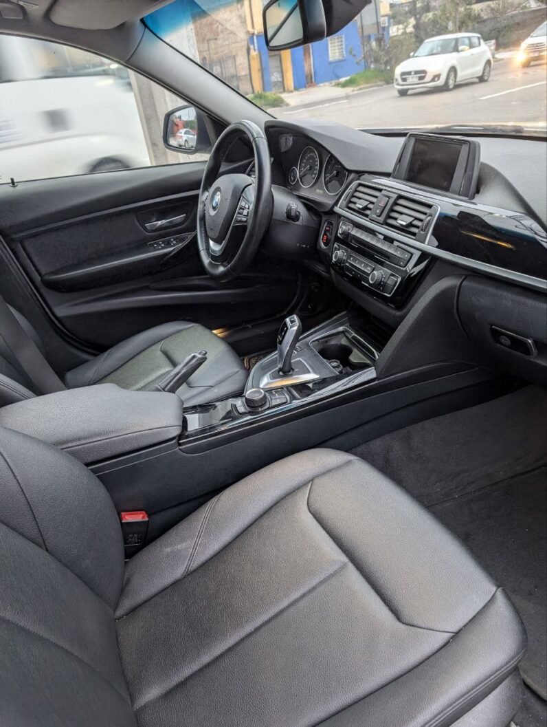 
								BMW 3 Series full									