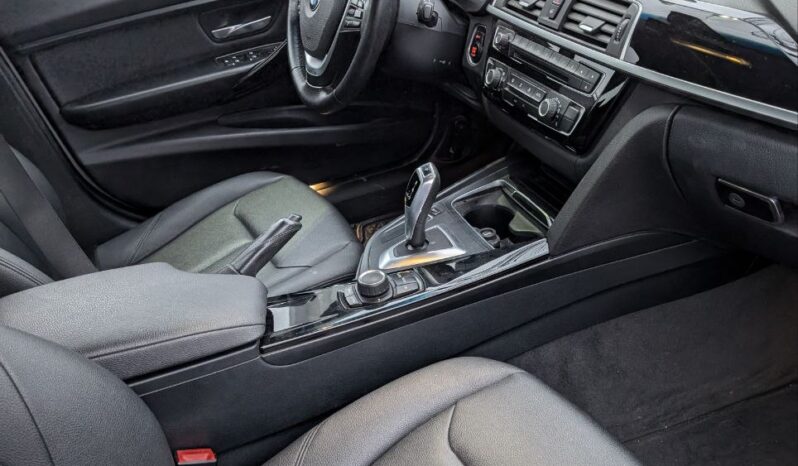 
								BMW 3 Series full									